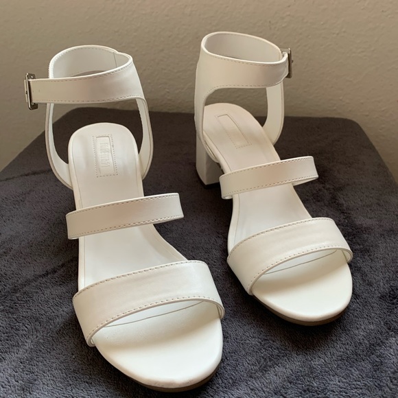 NEW White Forever 21 Sandal Size 7 no flaws - Picture 9 of 10